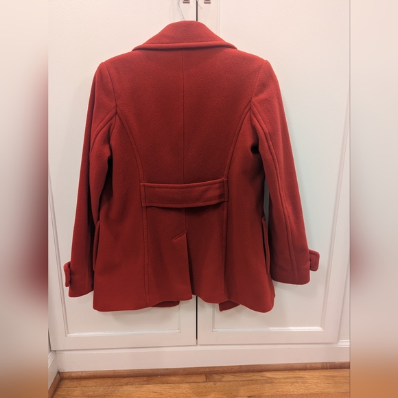 Red double-breasted lands in size 4 wool pea coat. - Picture 2 of 5